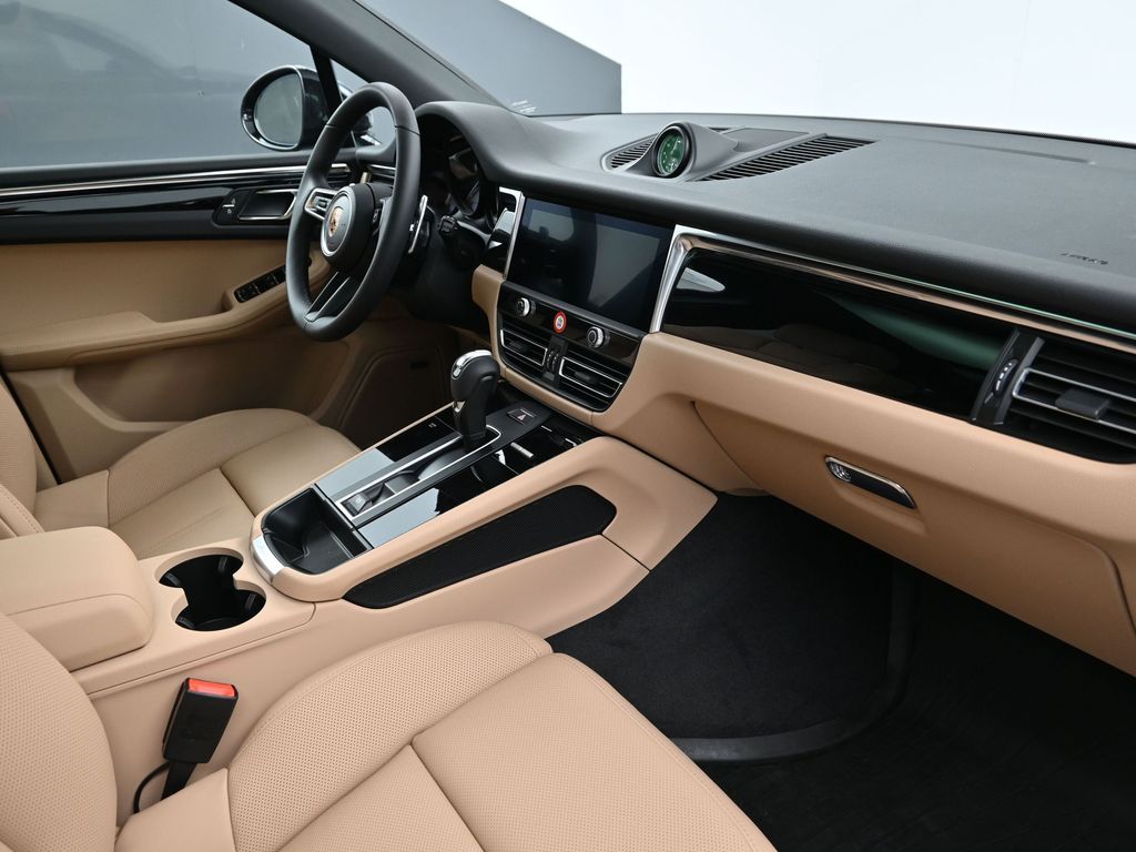 2026 Porsche Macan Base - Photo 14