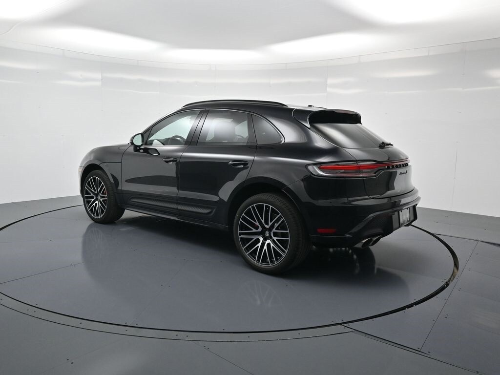 2025 Porsche Macan S photo 3
