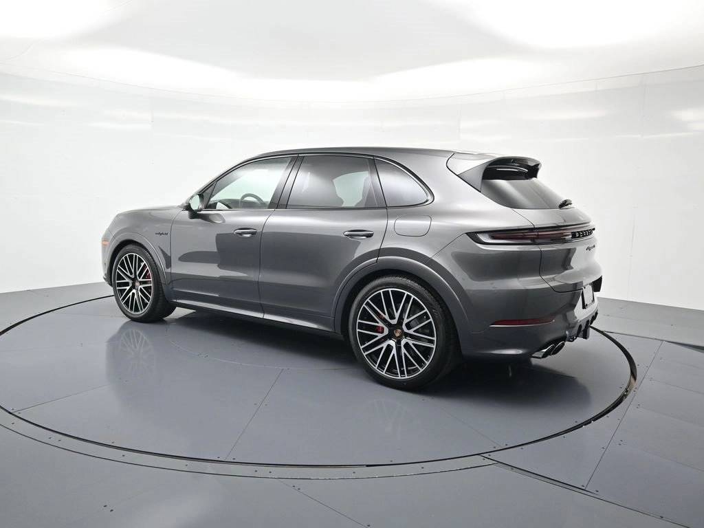2026 Porsche Cayenne E-Hybrid S photo 3
