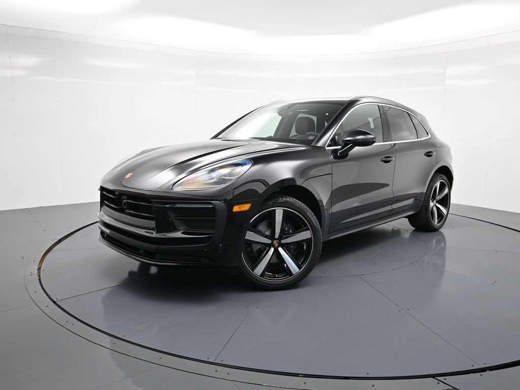 2026 Porsche Macan Base