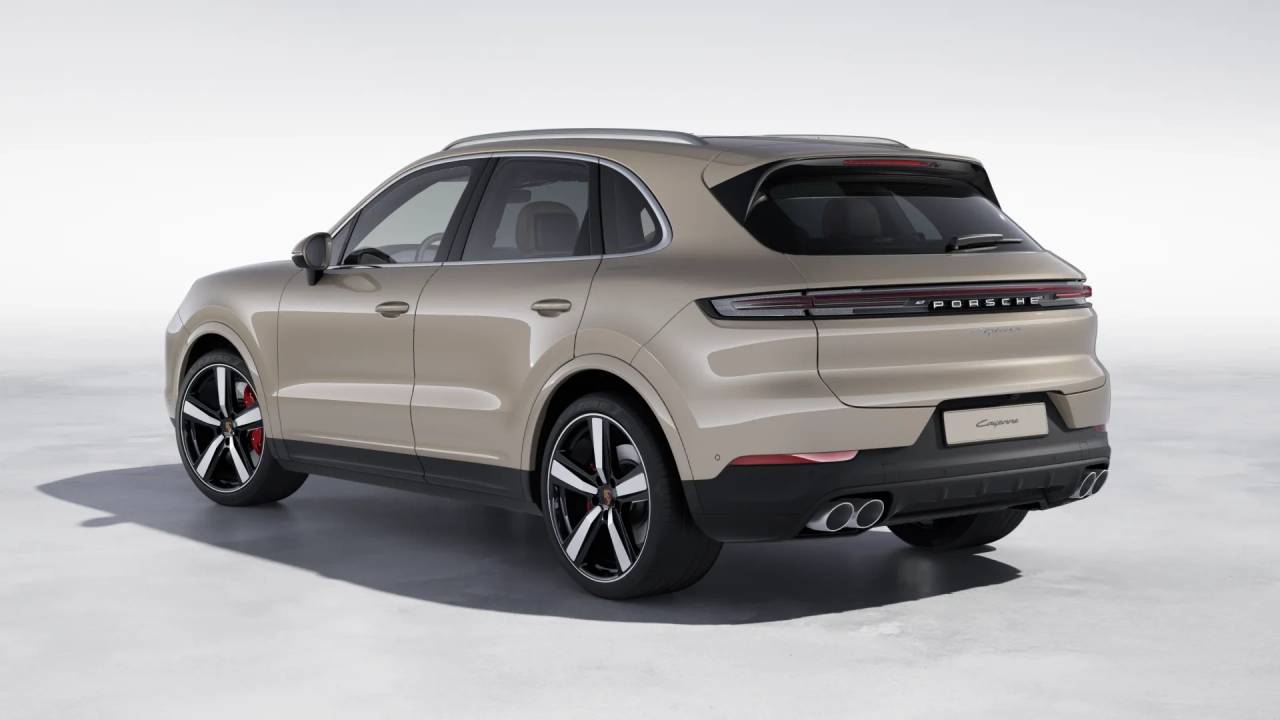 2026 Porsche Cayenne S photo 3