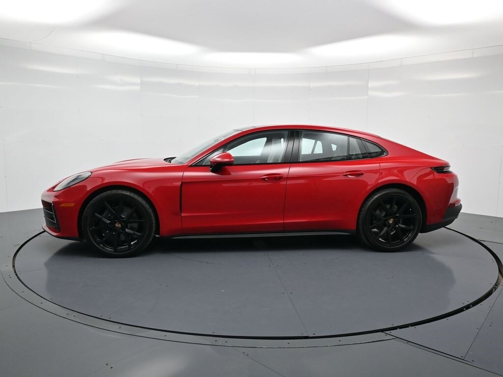 2025 Porsche Panamera 4 photo 2