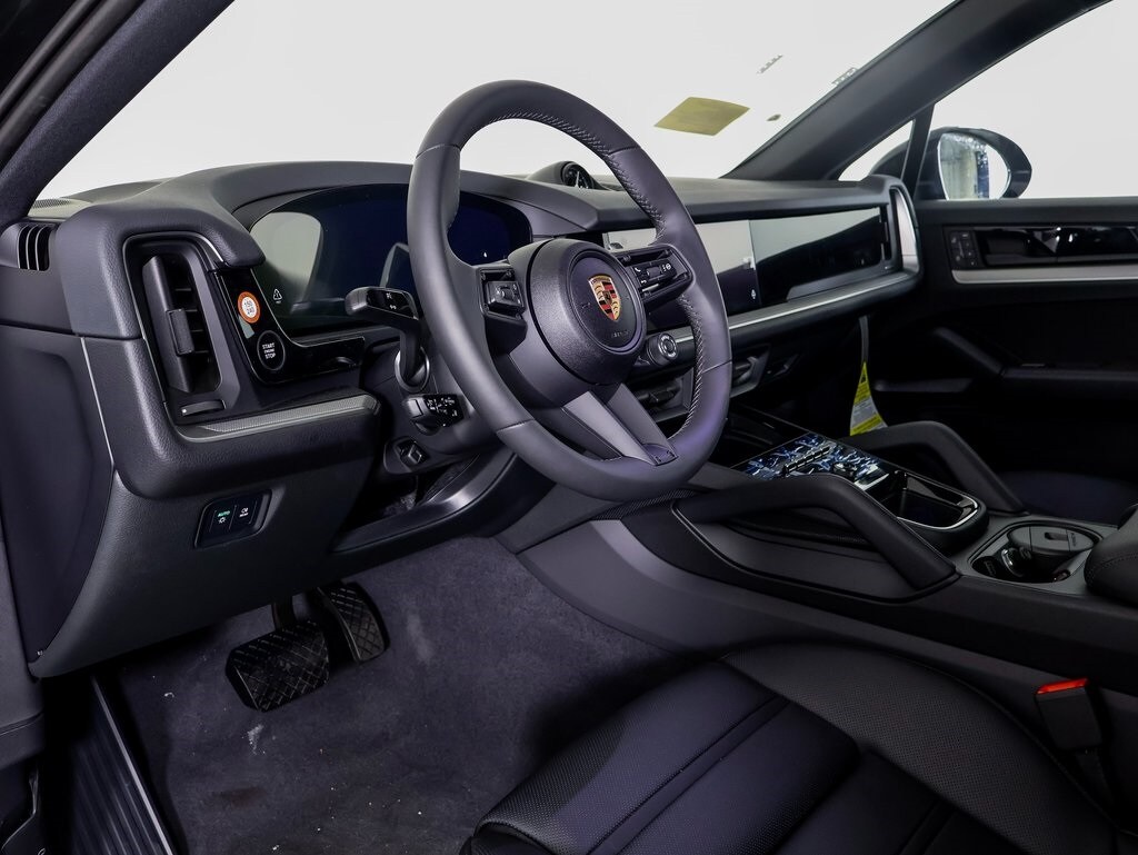 2025 Porsche Cayenne Coupe photo 4