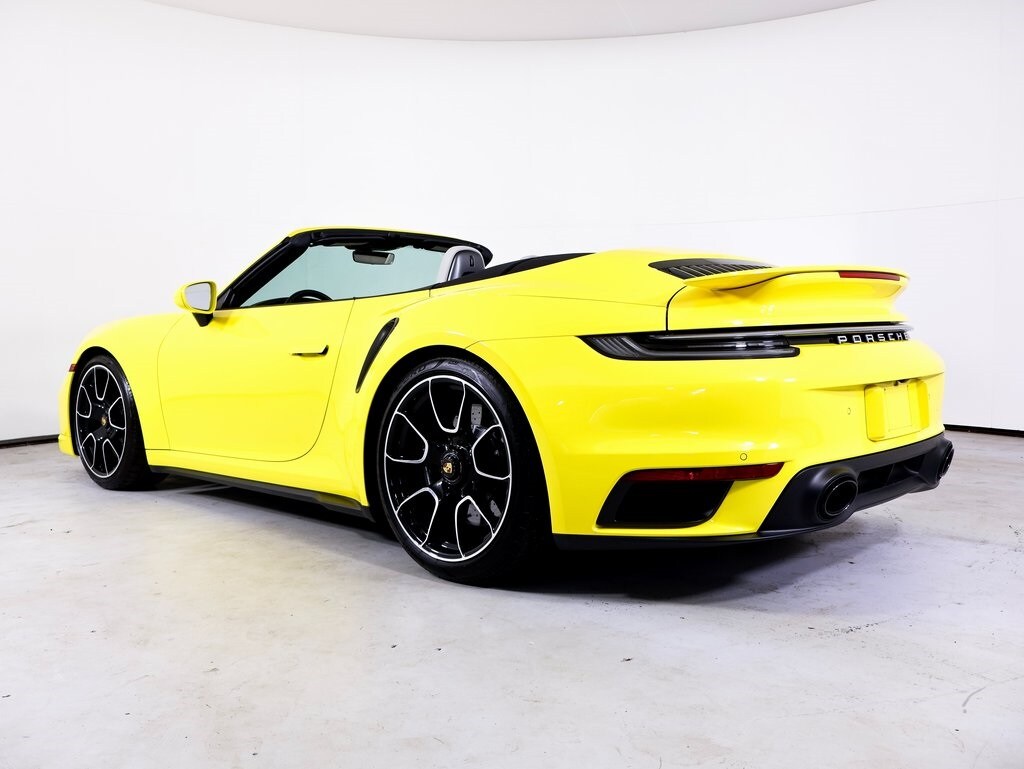 2025 Porsche Cayman GT4 RS photo 3