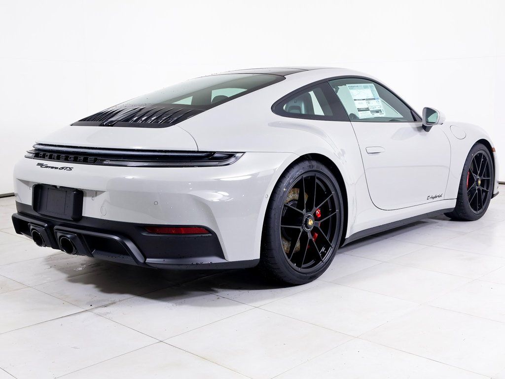 2026 Porsche 911 GTS - Photo 28