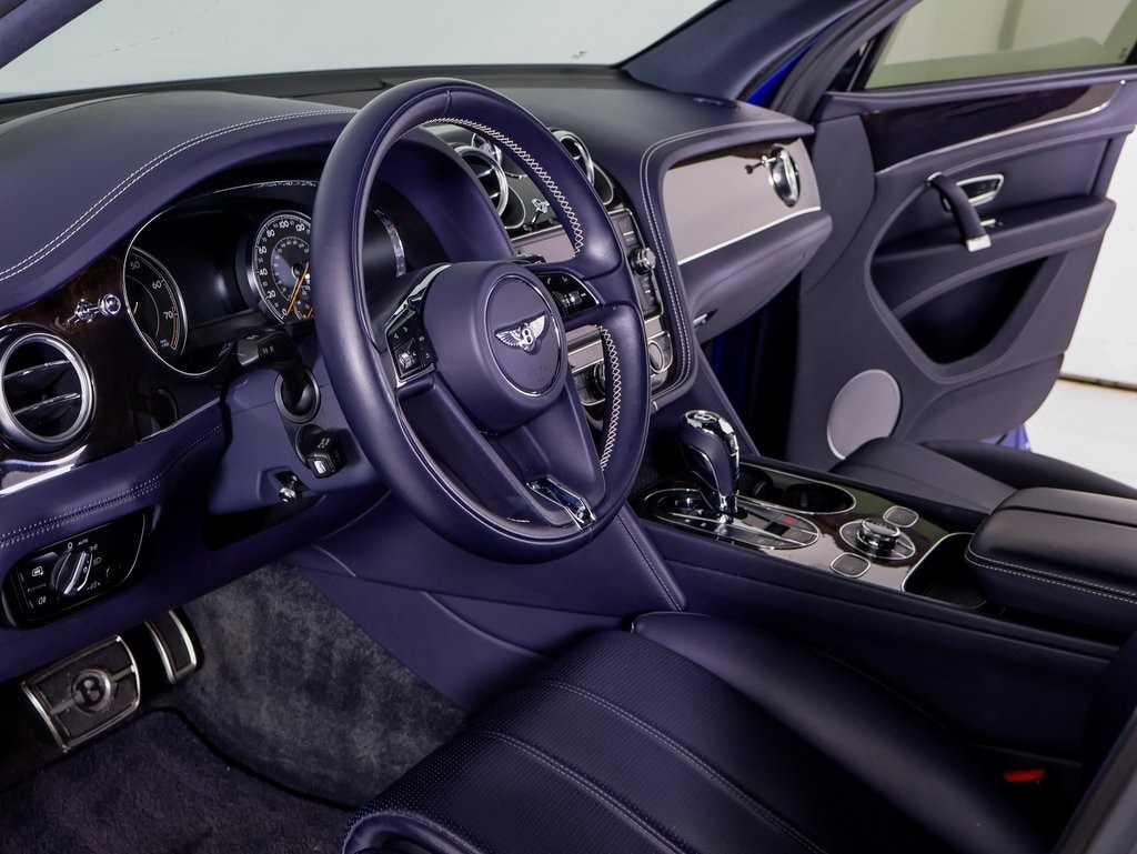 2019 Bentley Bentayga V8 photo 4