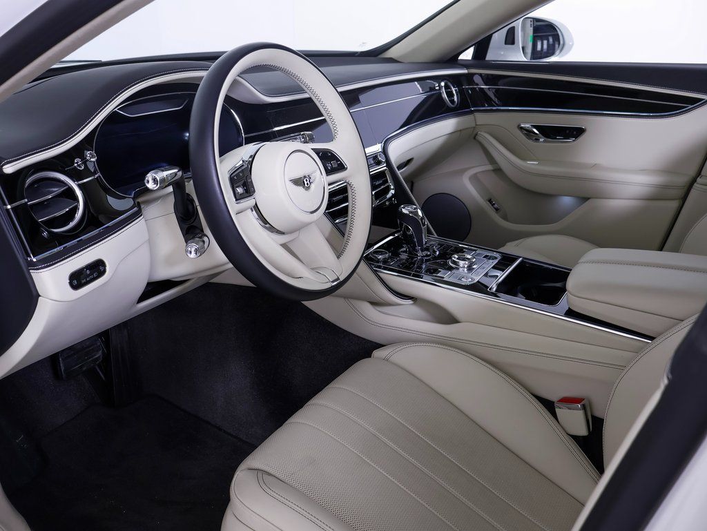 2024 Bentley Flying Spur V8 photo 4