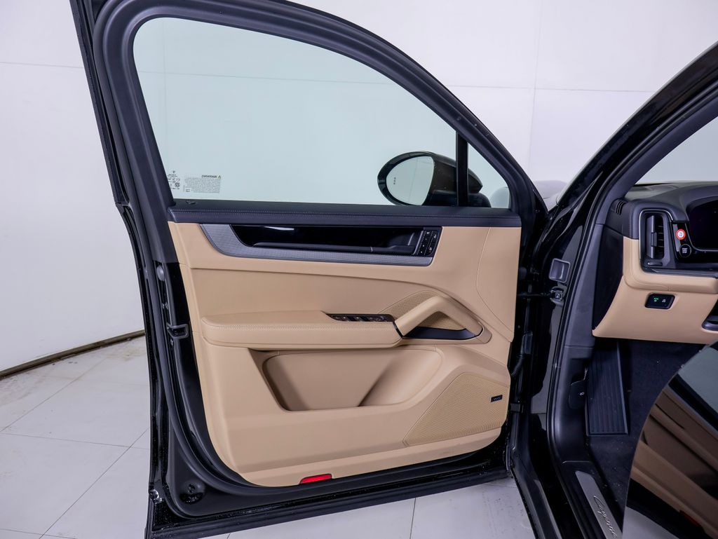 2026 Porsche Cayenne E-Hybrid - Photo 28