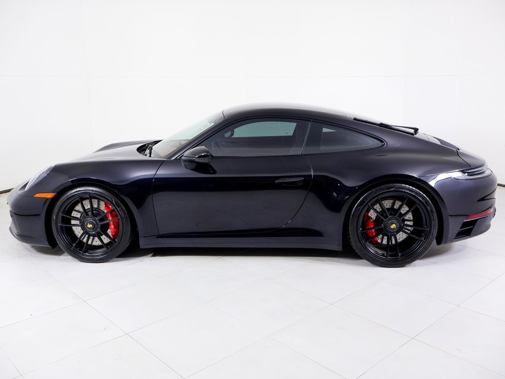 2024 Porsche 911 4S 4 GTS photo 2