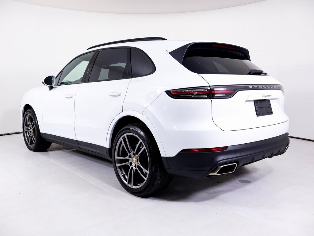 2023 Porsche Cayenne Platinum Edition photo 3