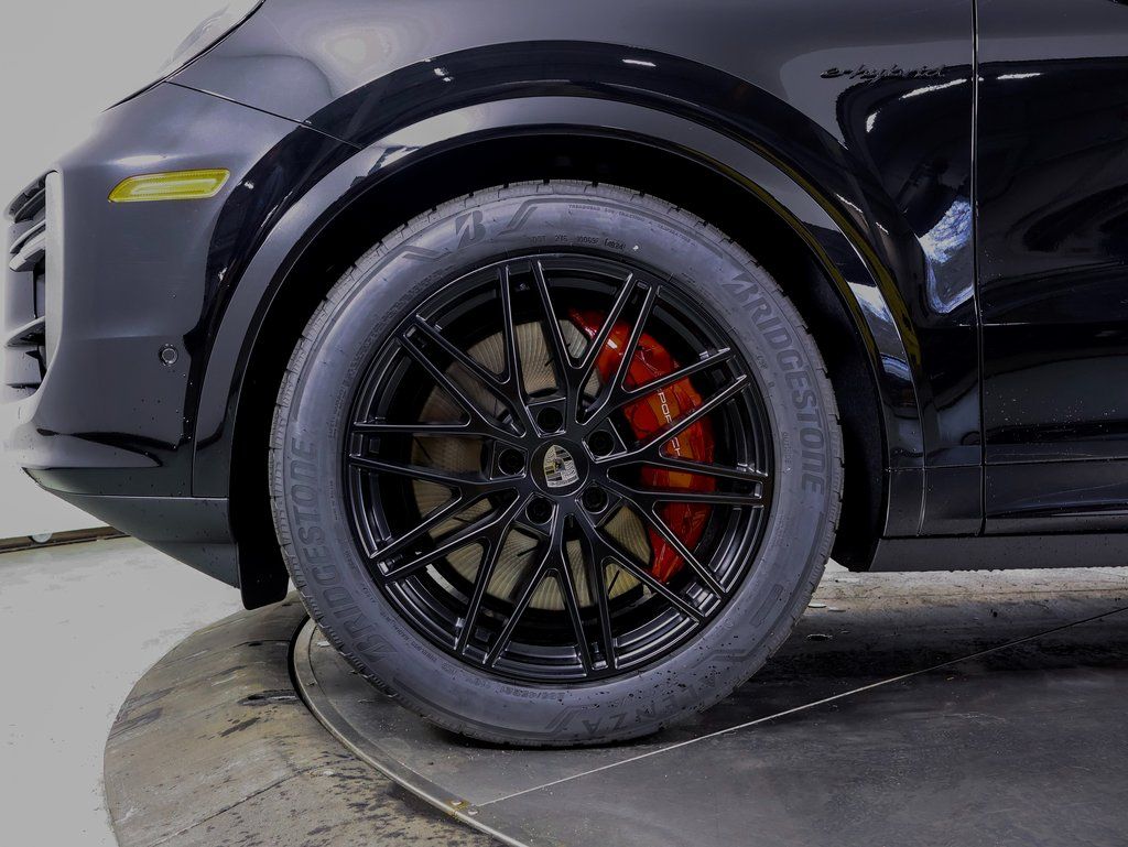 2025 Porsche Cayenne Coup Turbo E-Hybrid - Photo 24
