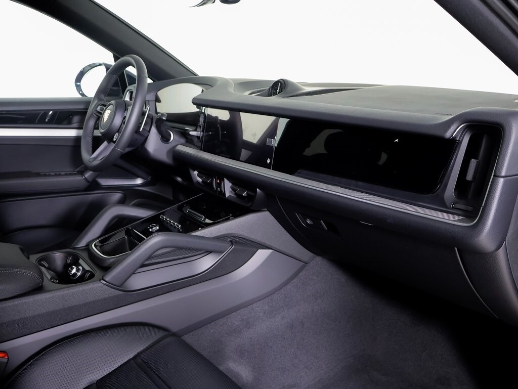 2025 Porsche Cayenne Coupe photo 4