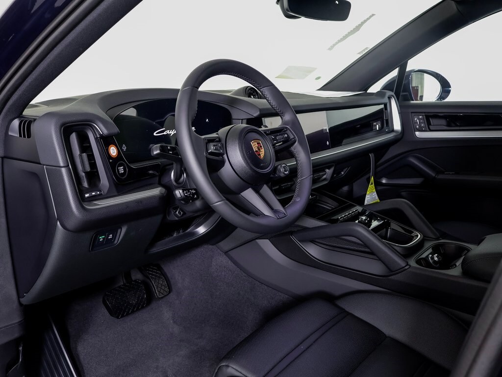 2025 Porsche Cayenne Coupe photo 4