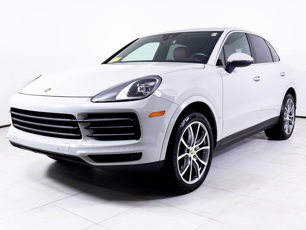 2023 Porsche Cayenne Base's photo