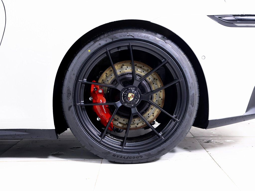 2026 Porsche 911 GTS - Photo 24