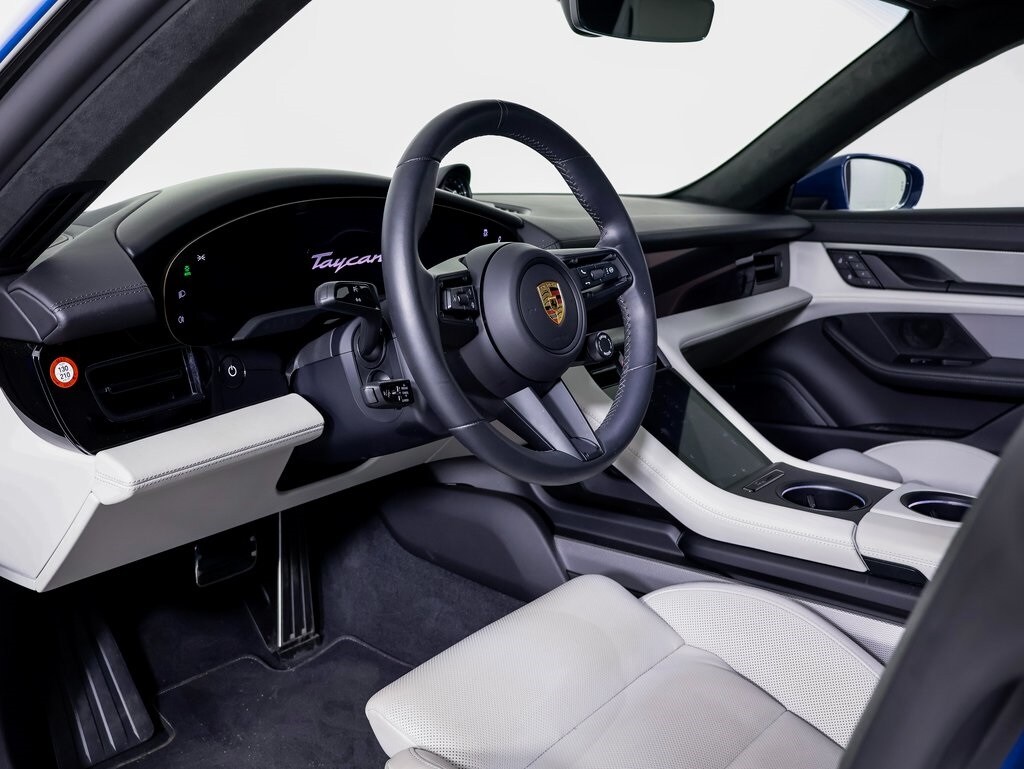 2024 Porsche Taycan GTS photo 4