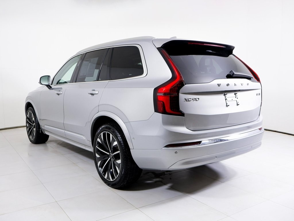 2025 Volvo XC90 B5 Plus photo 2