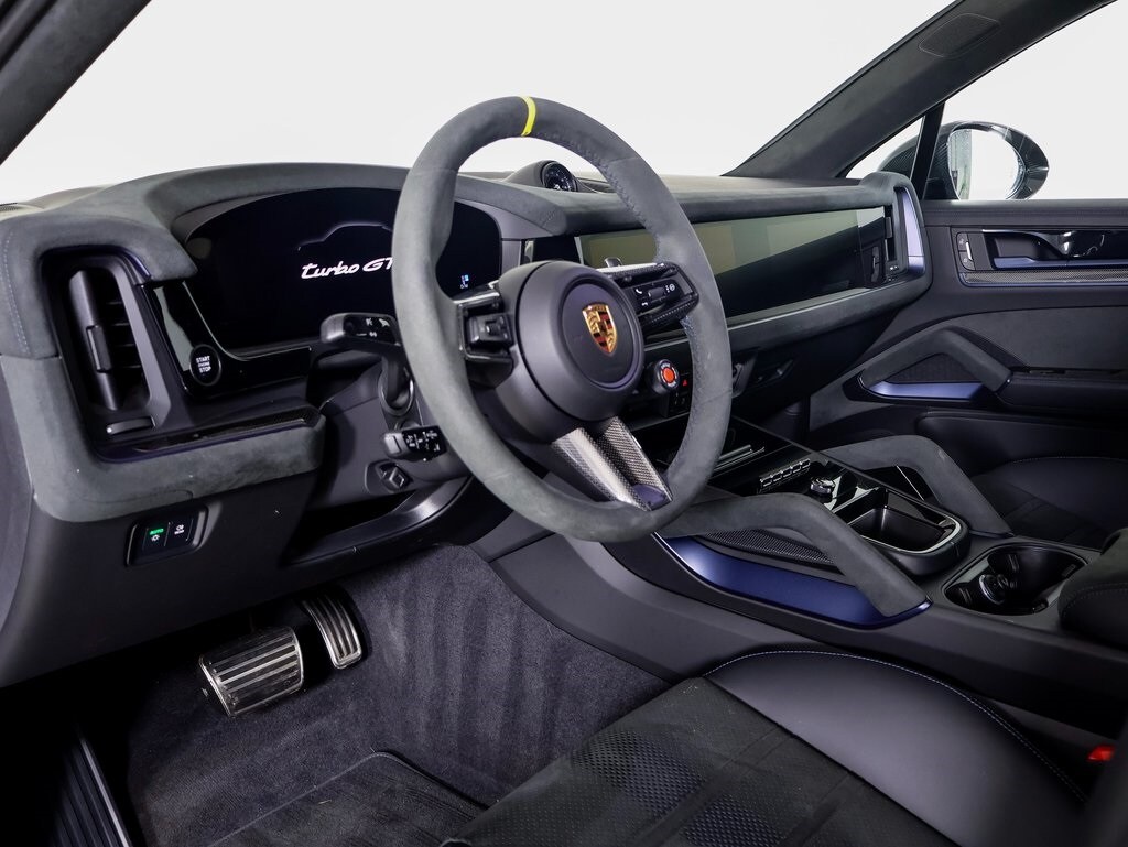 2025 Porsche Cayenne Coupe Turbo GT photo 4