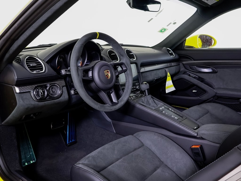 2025 Porsche Cayman GT4 RS photo 4