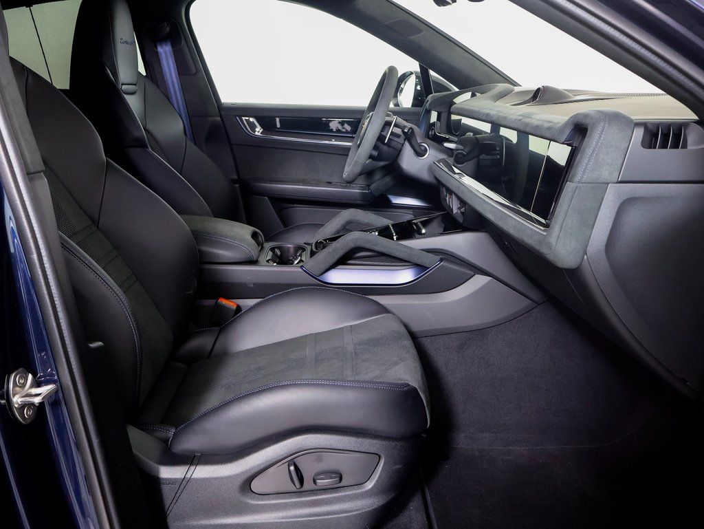 2025 Porsche Cayenne Coup Turbo GT - Photo 8