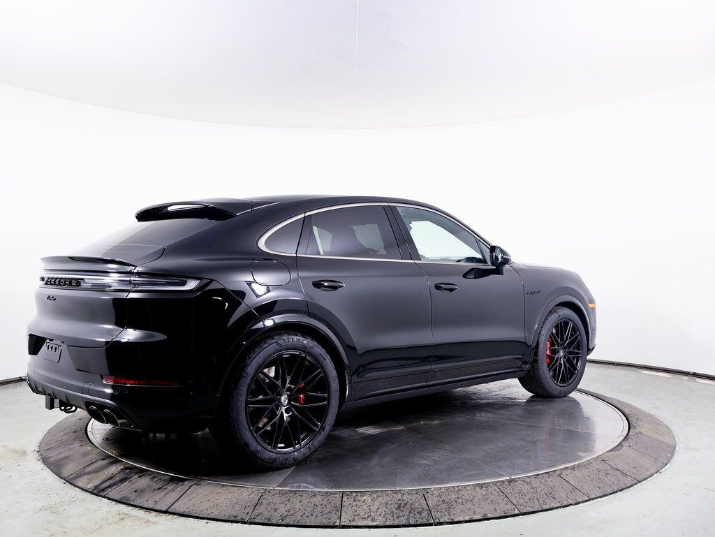 2025 Porsche Cayenne Coup Turbo E-Hybrid - Photo 29