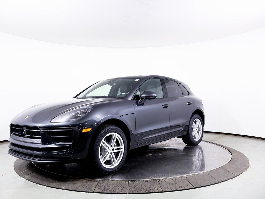 2025 Porsche Macan's photo