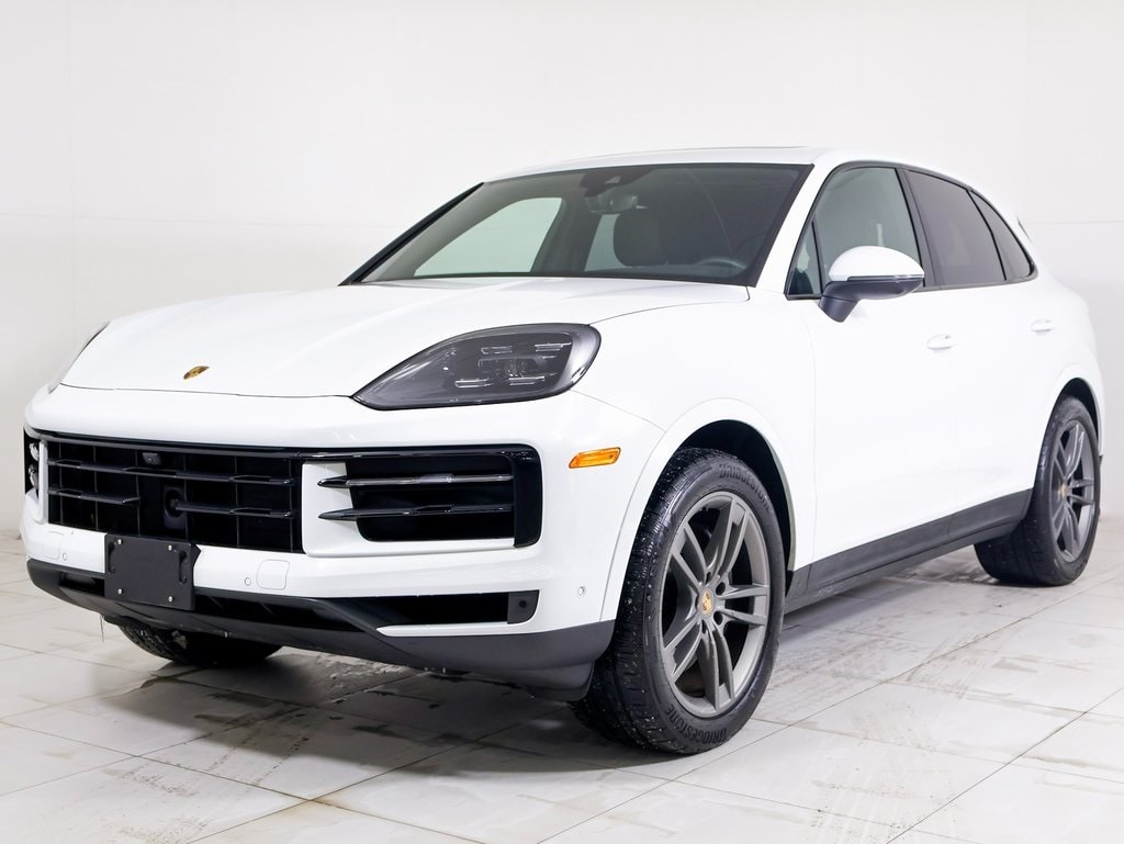 2025 Porsche Cayenne Base's photo