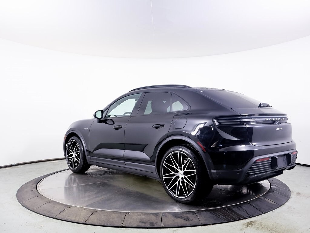 2025 Porsche Macan Electric photo 3
