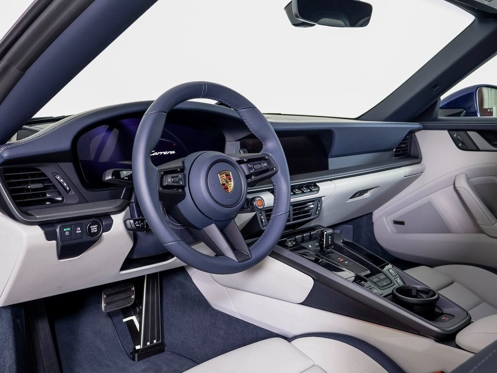 2025 Porsche 911 photo 4