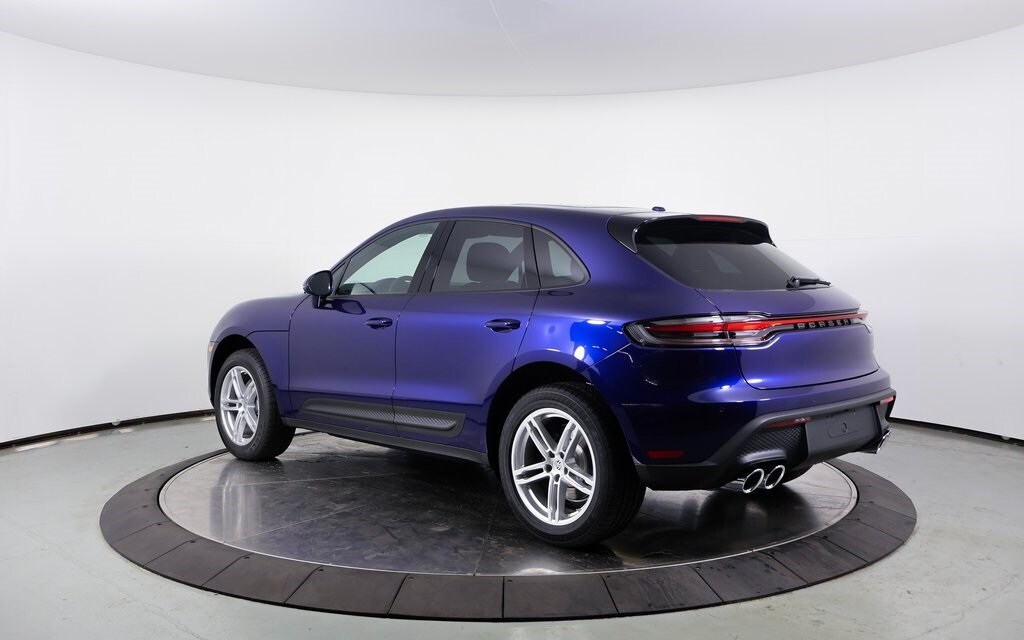 2025 Porsche Macan T photo 3