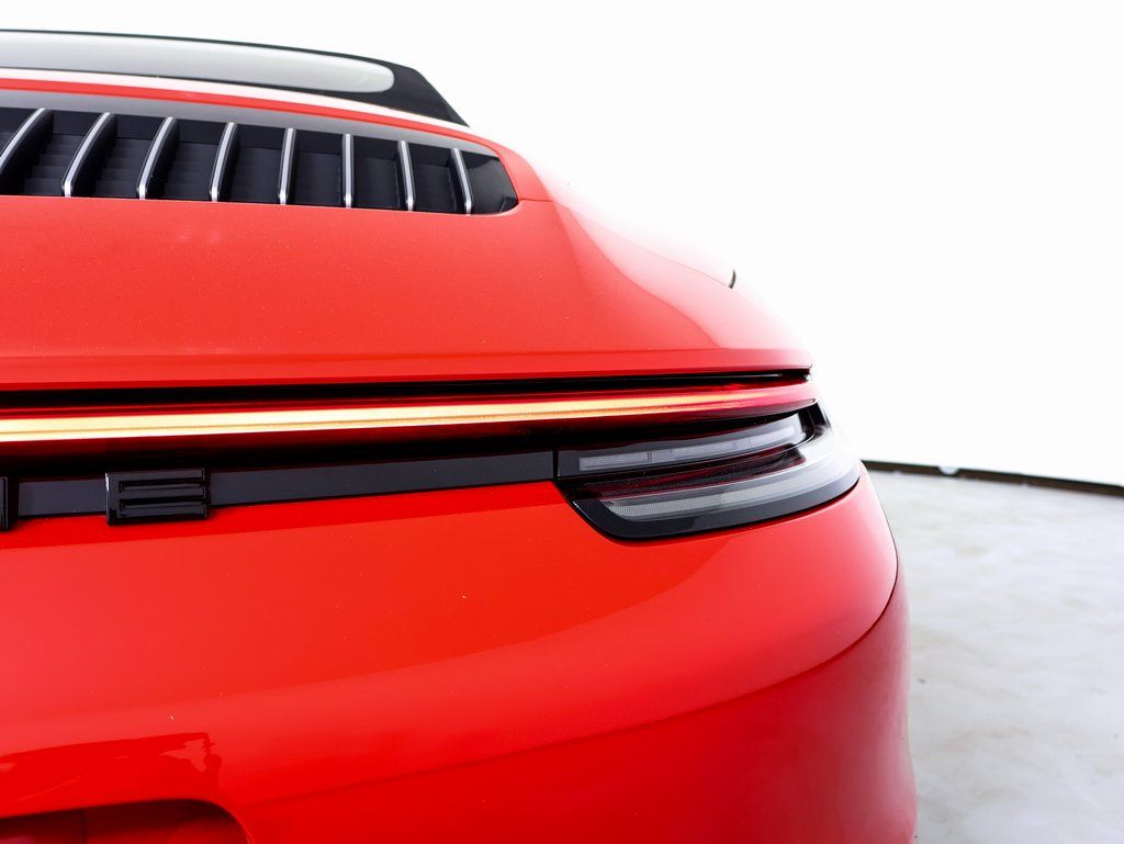 2024 Porsche 911 - Photo 19