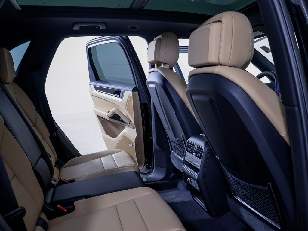 2026 Porsche Cayenne E-Hybrid - Photo 9