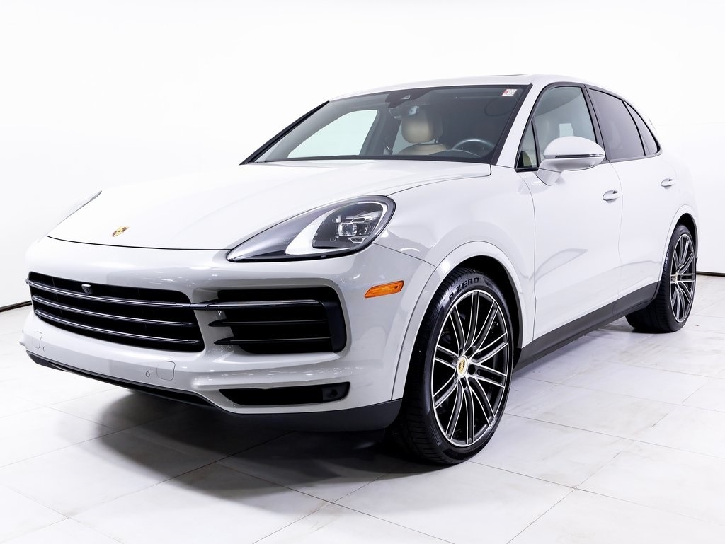 2023 Porsche Cayenne Base's photo