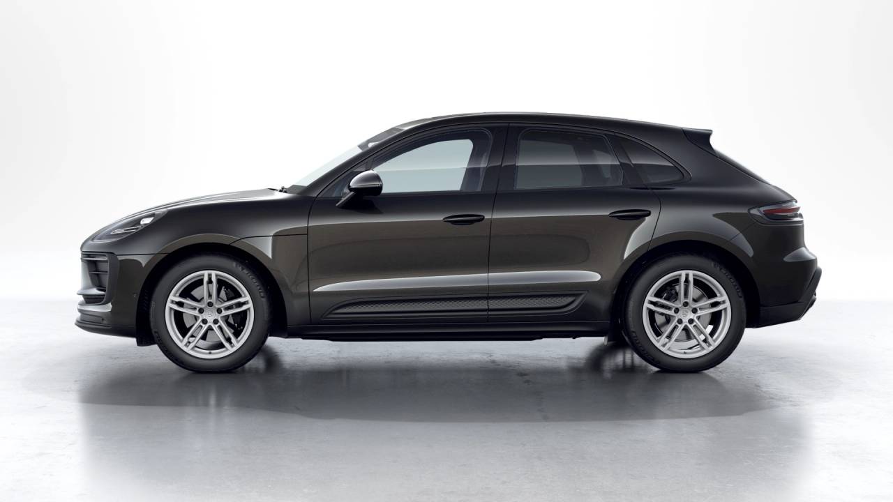 2026 Porsche Macan T photo 2
