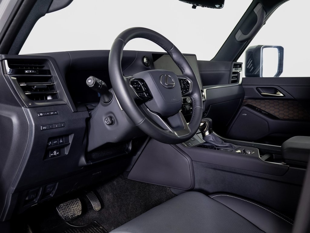 2025 Lexus GX 550 Luxury photo 4