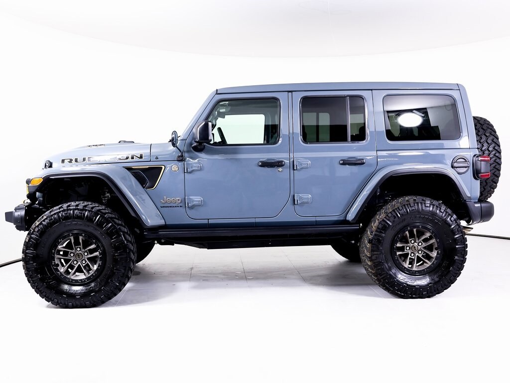 2024 Jeep Wrangler Rubicon photo 2