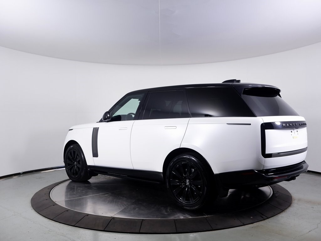 2024 Land Rover Range Rover SV photo 3