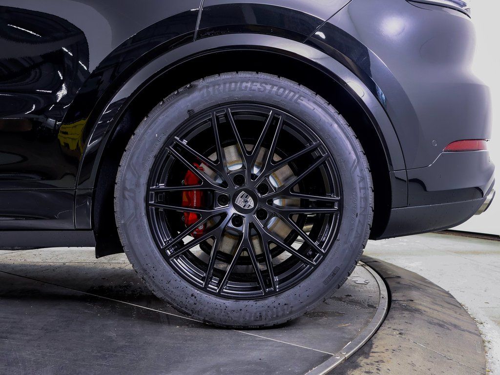 2025 Porsche Cayenne Coup Turbo E-Hybrid - Photo 25