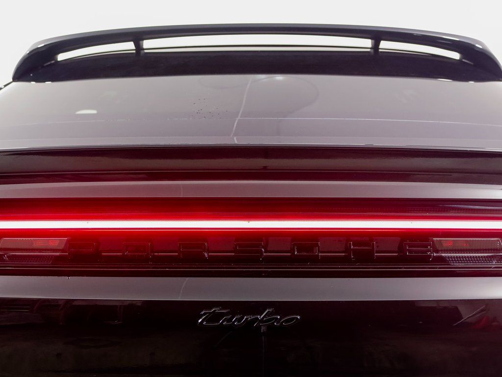 2025 Porsche Cayenne Coup Turbo E-Hybrid - Photo 18