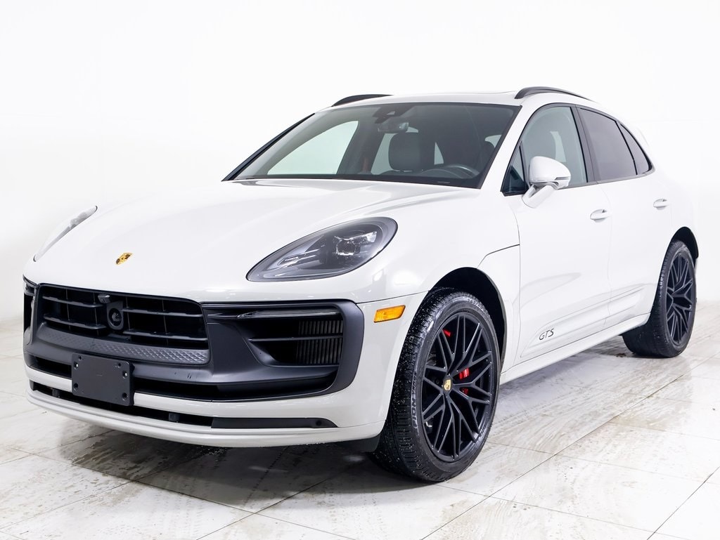 2025 Porsche Macan GTS's photo