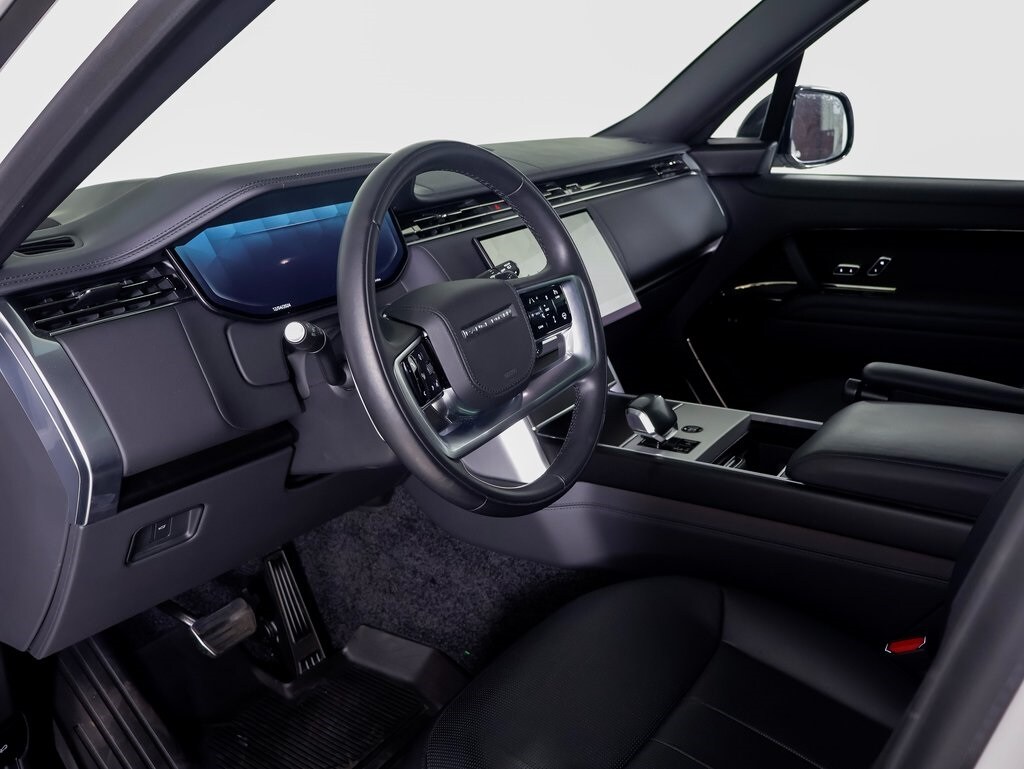 2024 Land Rover Range Rover SV photo 4