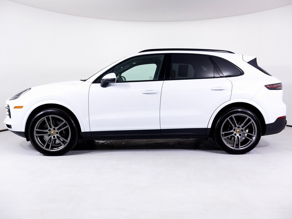 2023 Porsche Cayenne Platinum Edition photo 2