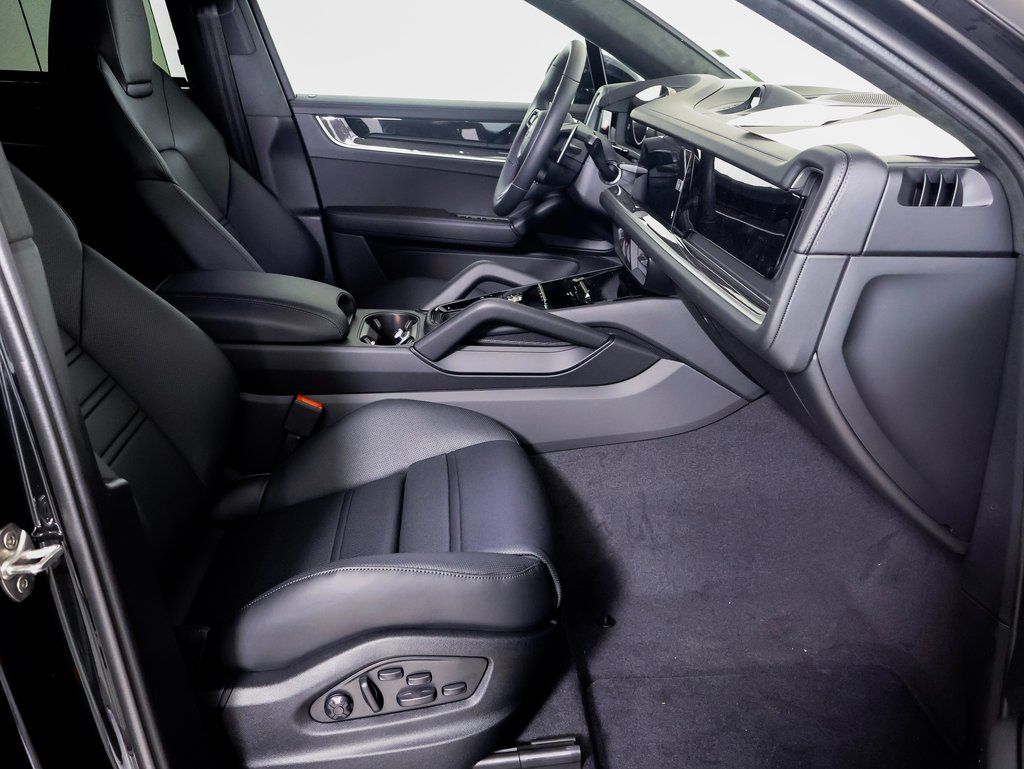 2025 Porsche Cayenne Coup Turbo E-Hybrid - Photo 8