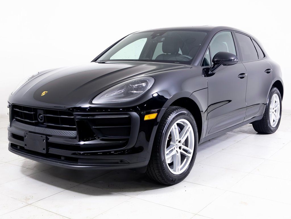 2025 Porsche Macan
