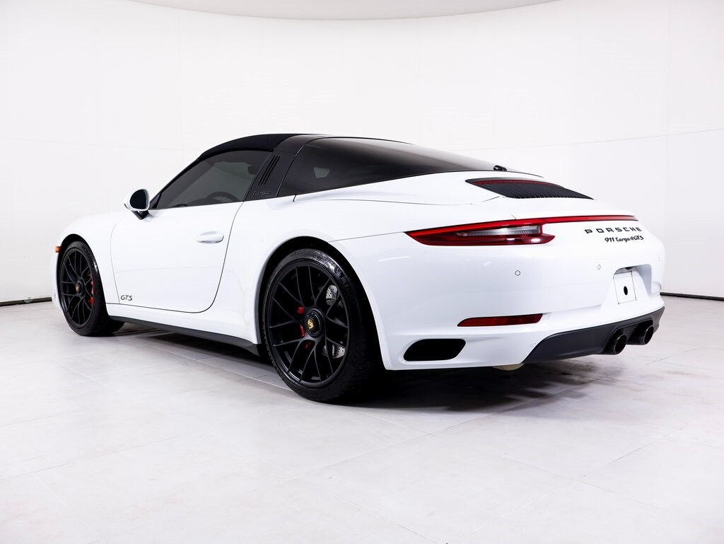 2018 Porsche 911 Targa 4 GTS photo 3