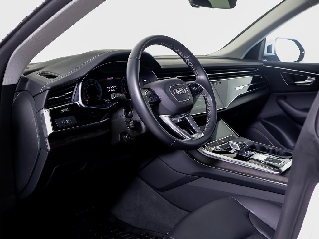 2023 Audi Q8 55 Premium photo 4