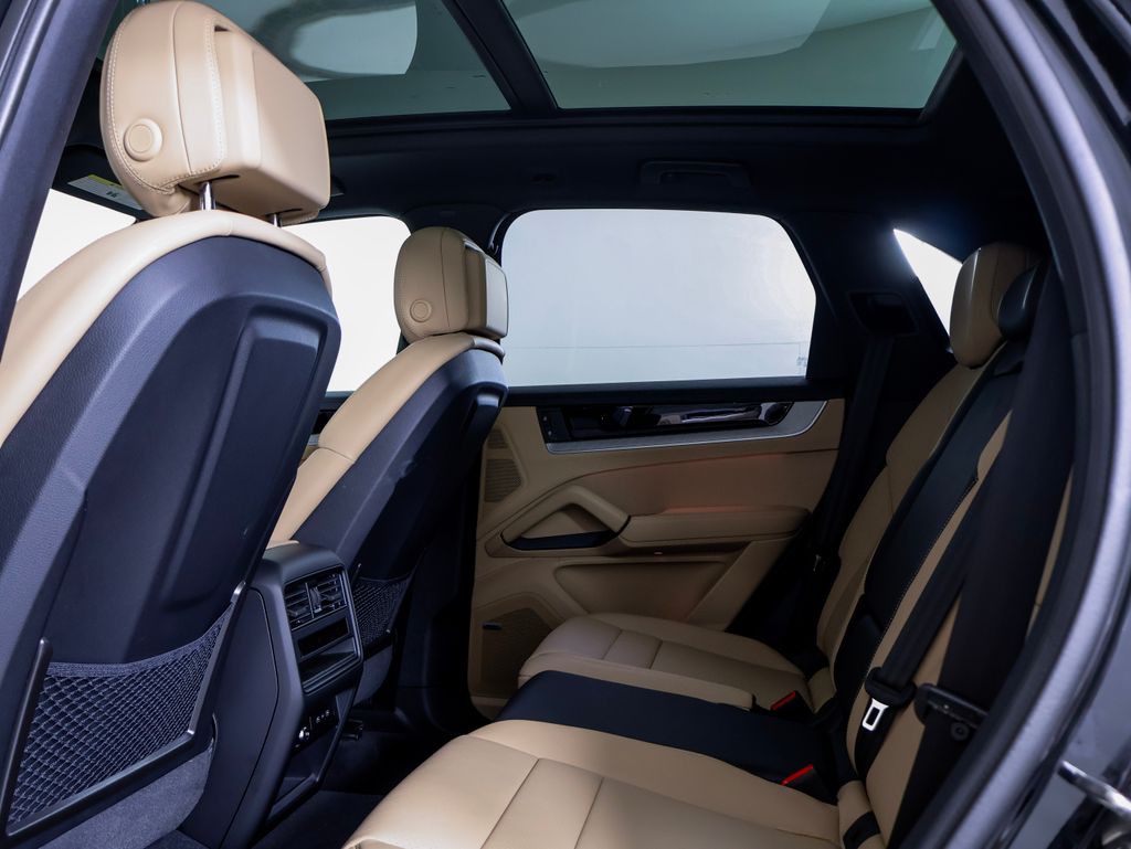 2026 Porsche Cayenne E-Hybrid - Photo 10