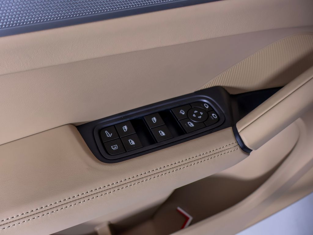 2026 Porsche Cayenne E-Hybrid - Photo 26