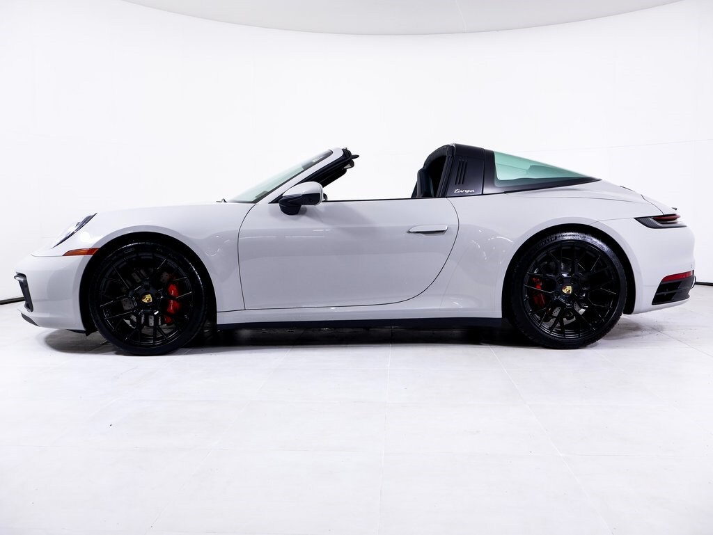 2023 Porsche 911 Targa 4S photo 2