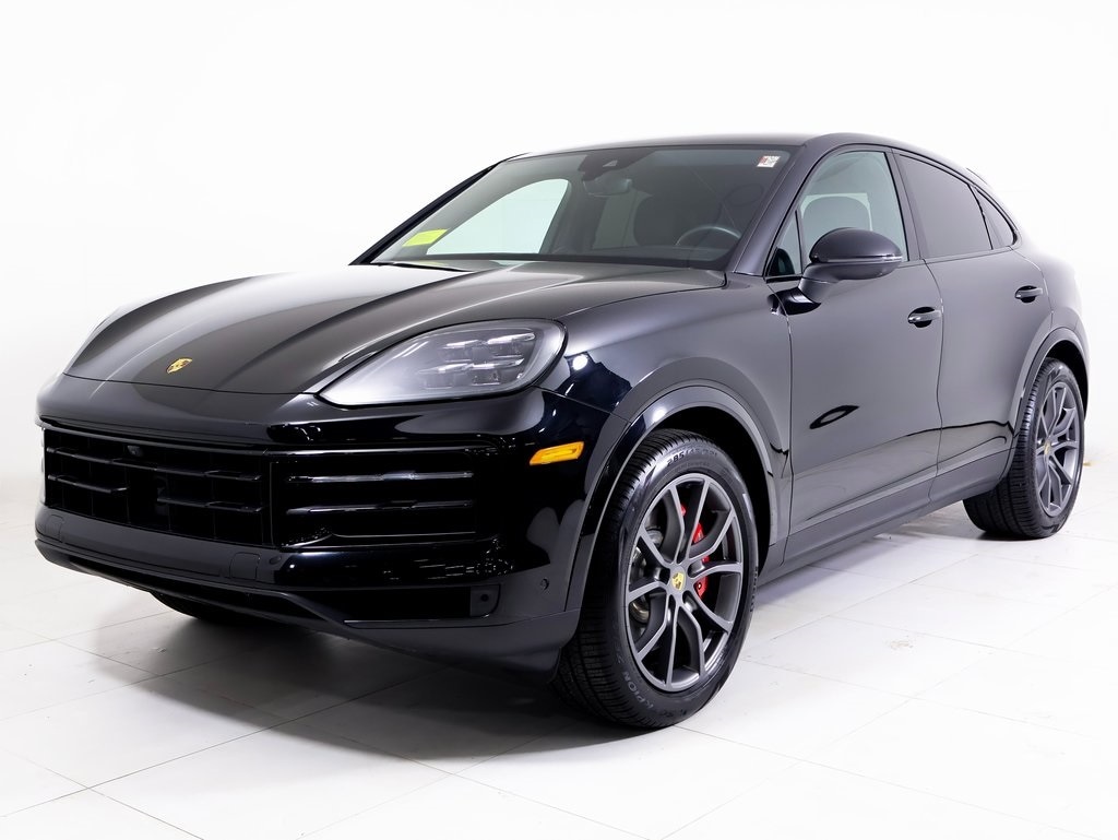 2024 Porsche Cayenne Coup S's photo